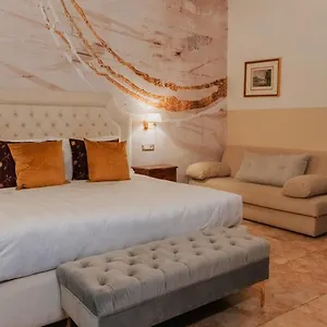 Le Clarisse Pantheon Hotel